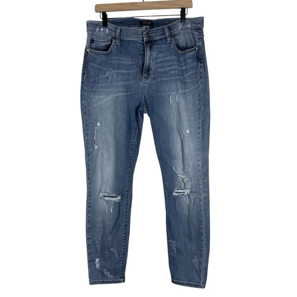 Judy Blue Jeans Women’s Size 1X Relaxed Fit Blue Distressed Stretch JB8273MD